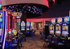 888 bet casino live casino dealers blackjack roulette baccarat real-time streaming HD quality Myanmar language support